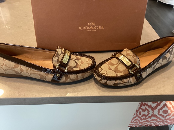 Women’s Coach Felisha Signature Khaki Monogram Loafers Size 8 M - Picture 1 of 7